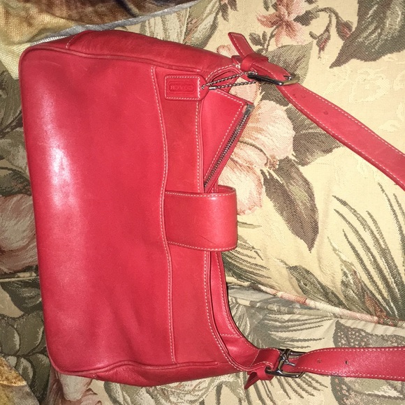 Coach - Picture 2 of 5